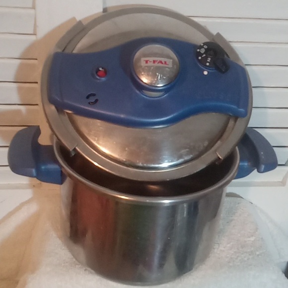 T-fal Stainless Pressure Cooker - Picture 3 of 4